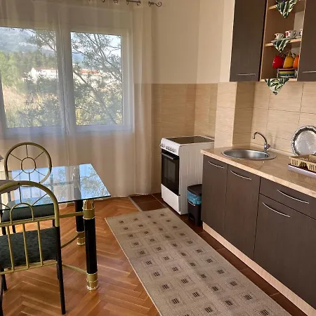 Porodicni Apartman Igalo Exterior photo